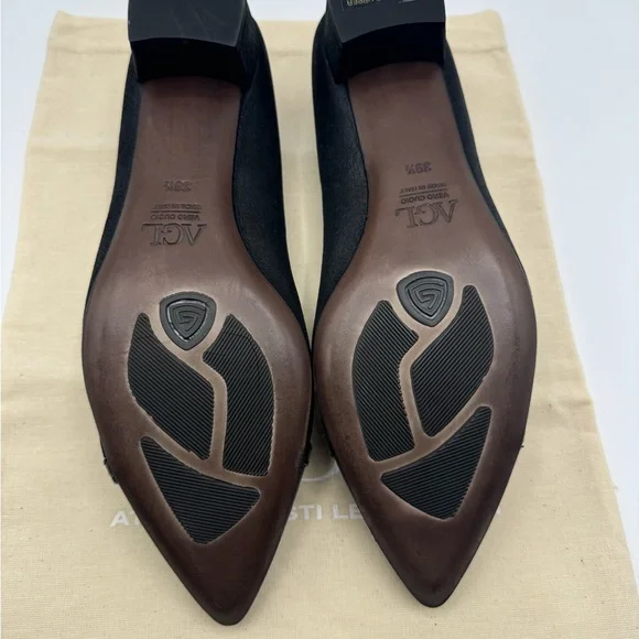 NEW AGL Attilio Giusti LeombruniNERO Low Heel Suede Pumps